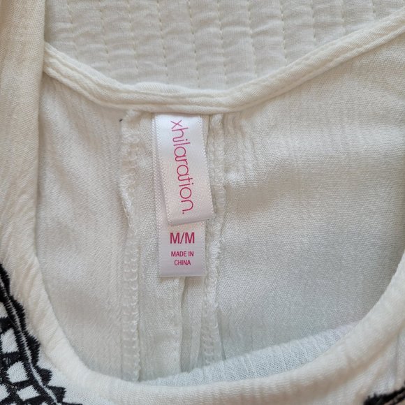 Xhilaration Boho Crop Tank Southwest Embroidery Gause Loose Button Back Target - Picture 3 of 6